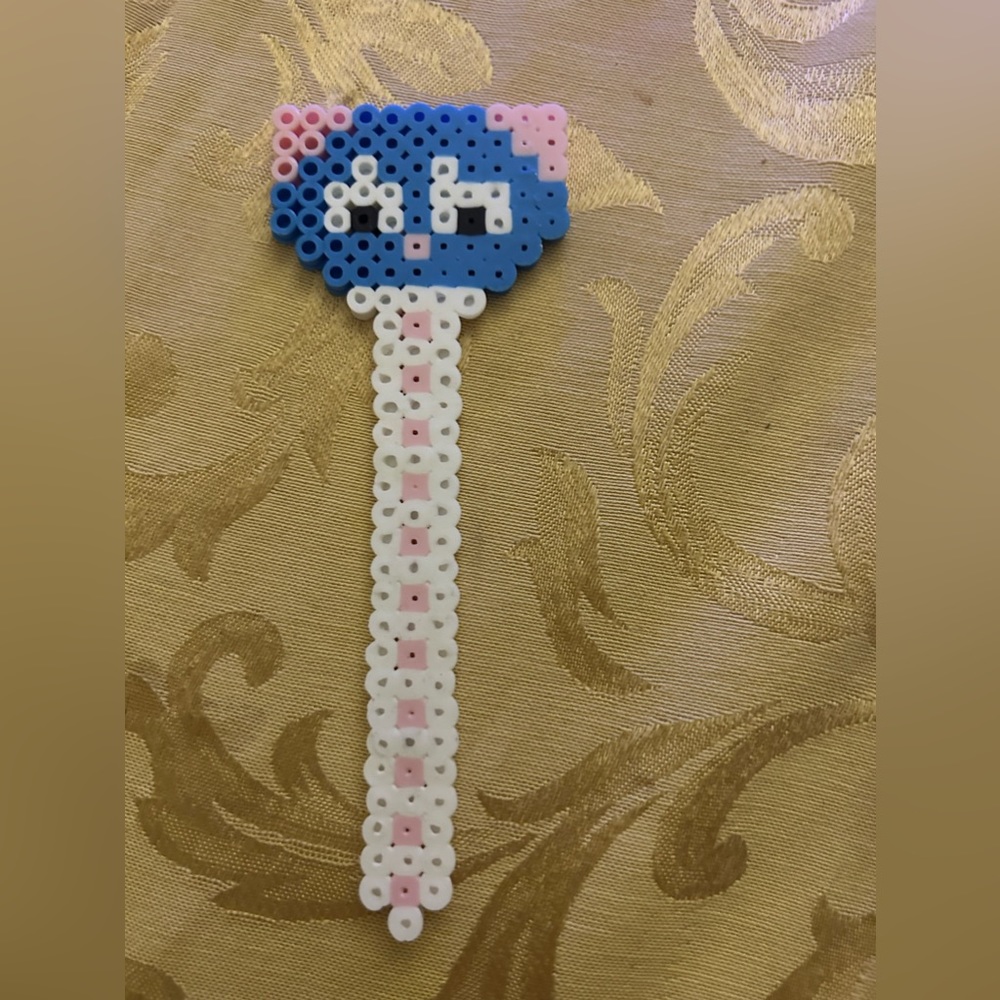 Blue eyed crooked cat bookmark.